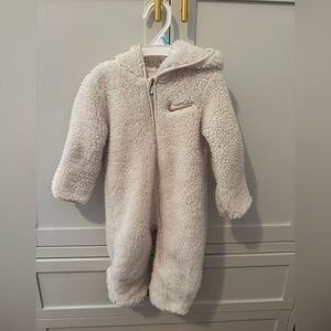 Nike Cream Fleece Kids One Piece, size 6 months, never worn